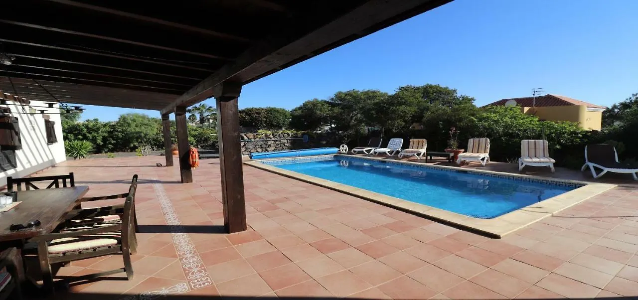 Villa Flora Lajares